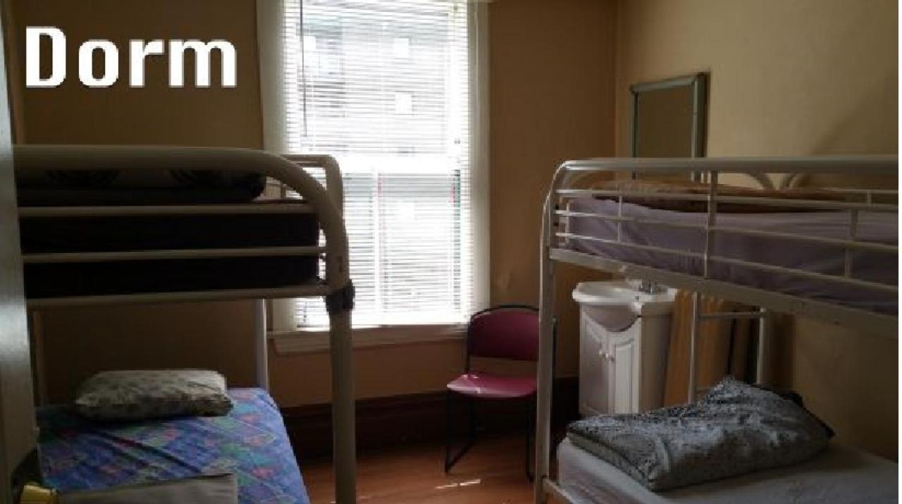 Main St Hostel Ванкувер Екстер'єр фото